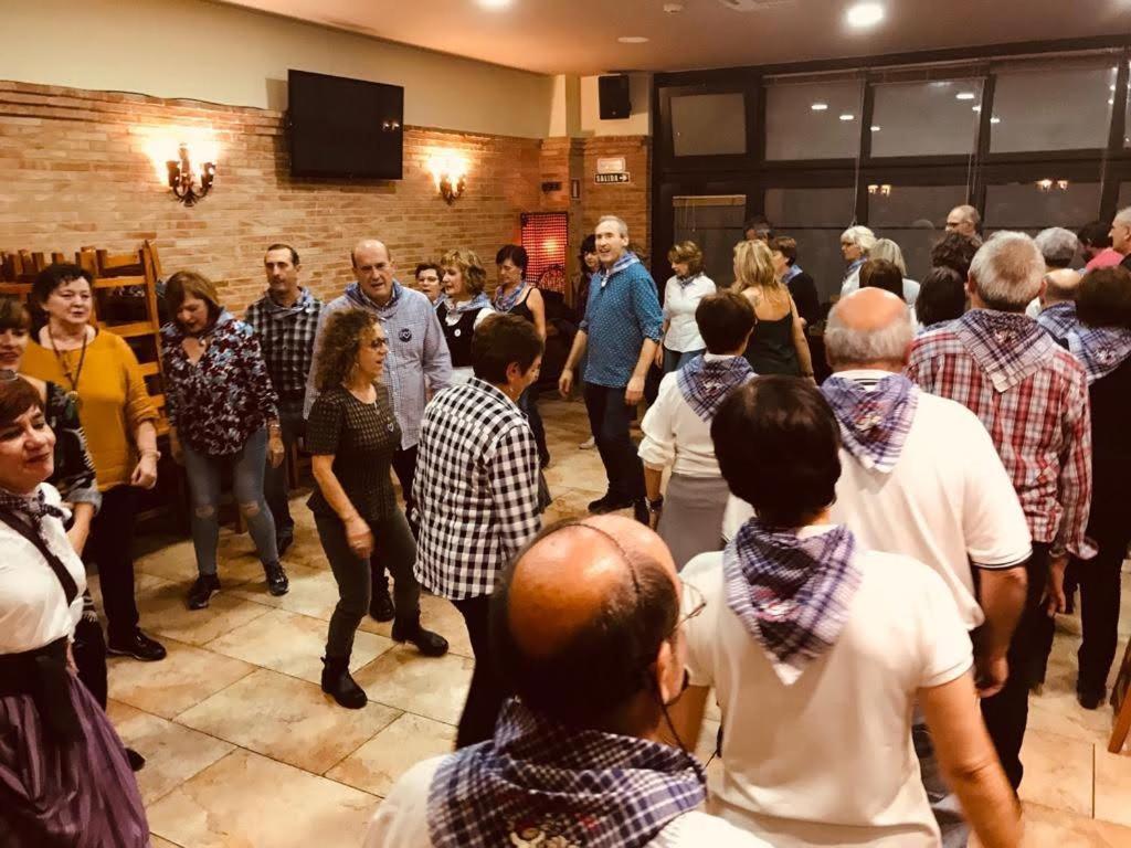 Hostal Ardoi Zizur Mayor Bagian luar foto