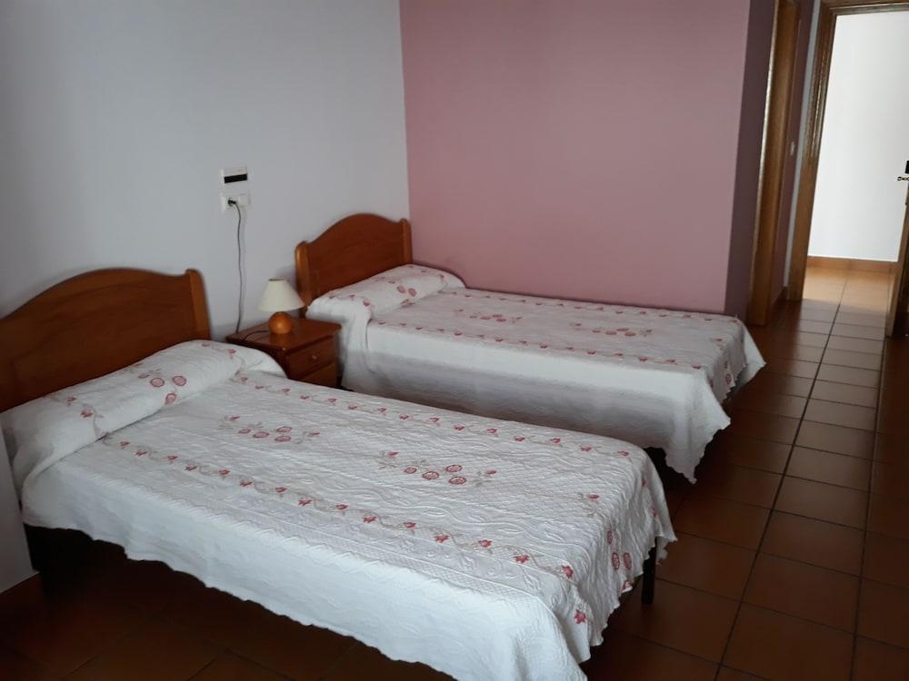 Hostal Ardoi Zizur Mayor Bagian luar foto